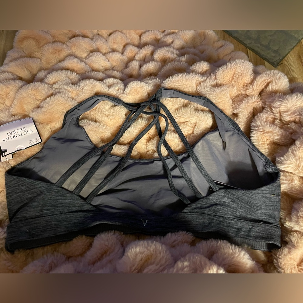 Brand new with tags Victoria Secret bra. Essential Strappy Sports Bra. - Picture 4 of 10